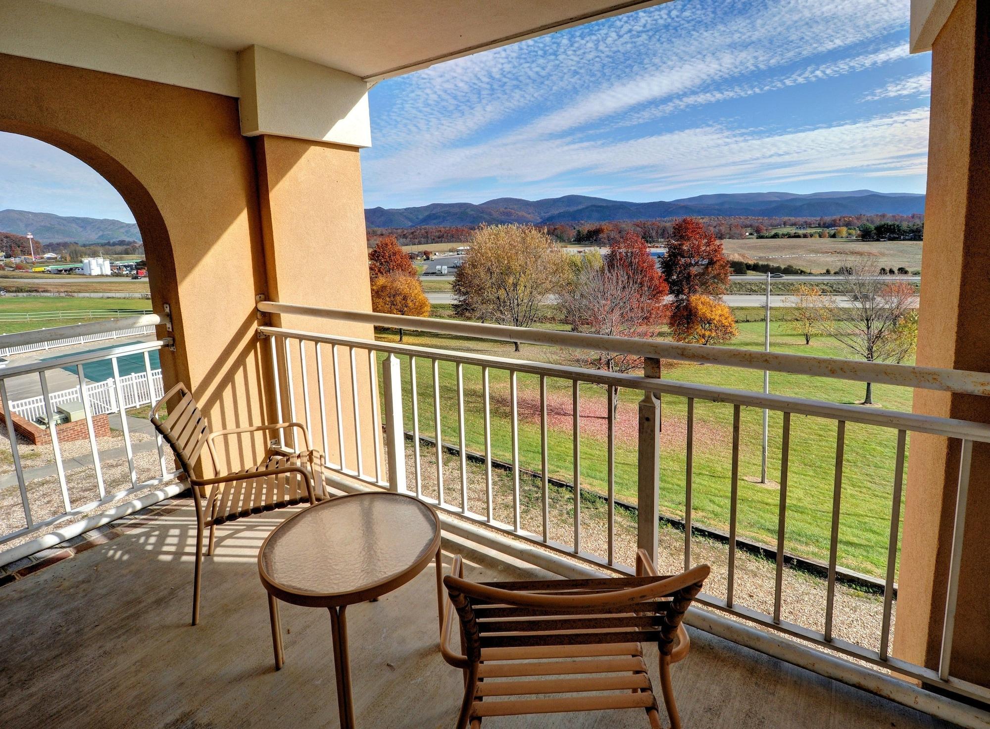Comfort Inn & Suites Raphine - Lexington Near I-81 And I-64 Dış mekan fotoğraf