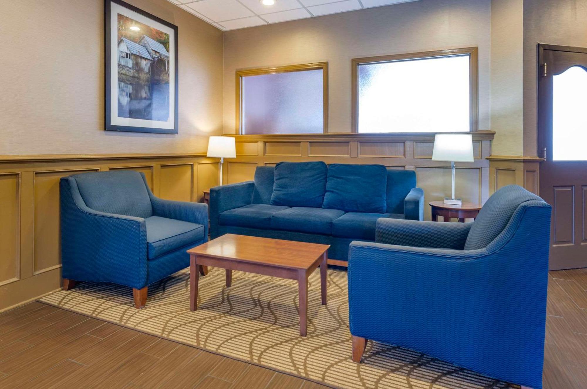 Comfort Inn & Suites Raphine - Lexington Near I-81 And I-64 Dış mekan fotoğraf