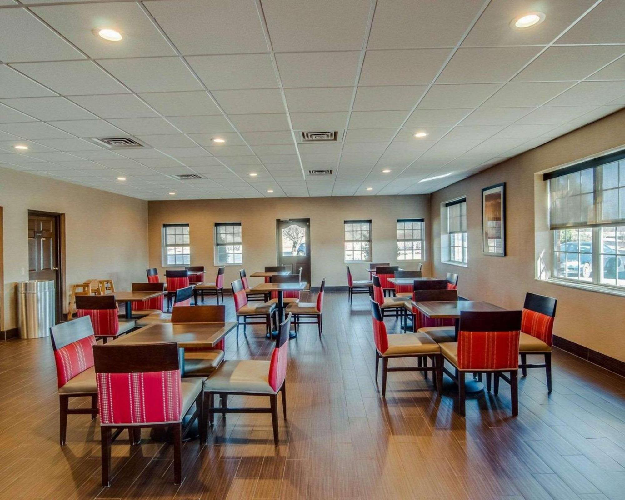 Comfort Inn & Suites Raphine - Lexington Near I-81 And I-64 Dış mekan fotoğraf